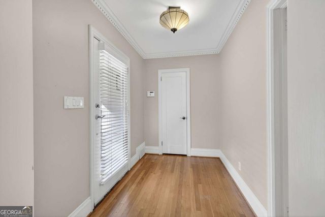 1040 Lindridge Drive NE, Atlanta, GA 30324