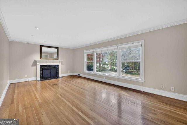 1040 Lindridge Drive NE, Atlanta, GA 30324