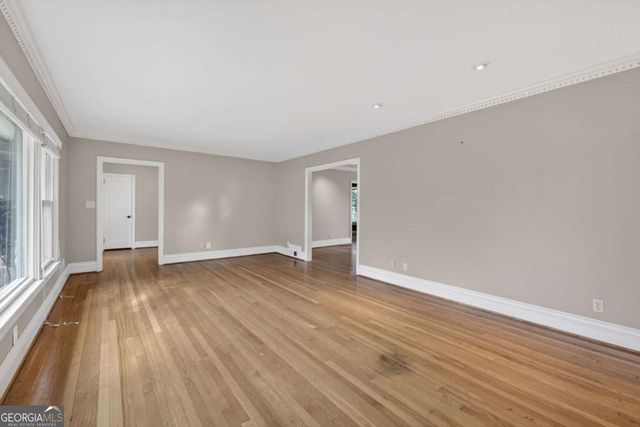 1040 Lindridge Drive NE, Atlanta, GA 30324