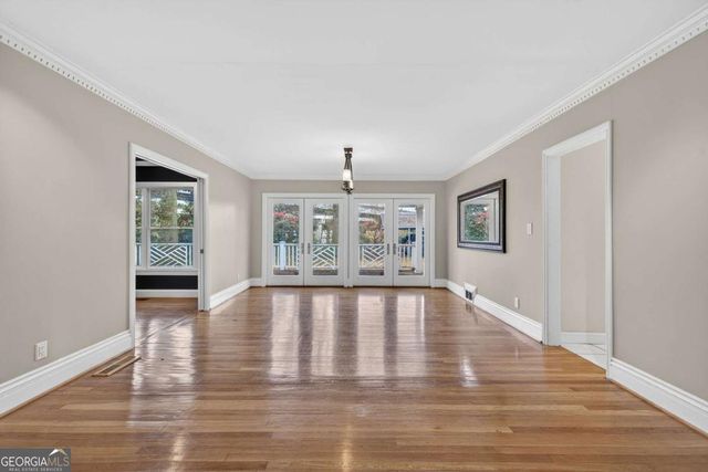 1040 Lindridge Drive NE, Atlanta, GA 30324