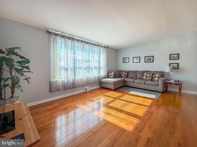 7842 BRIER ST, Philadelphia, PA 19152