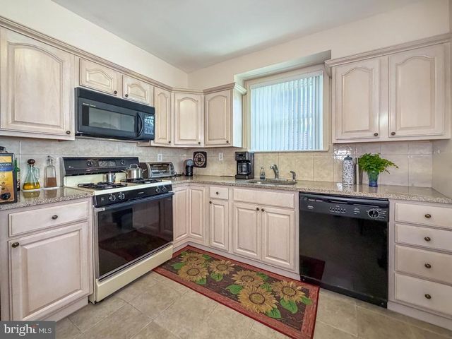 7842 BRIER ST, Philadelphia, PA 19152
