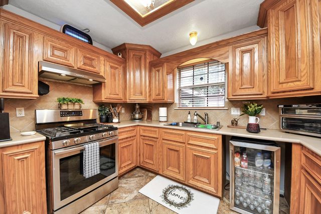 702 Ruth Street, Baytown, TX 77520