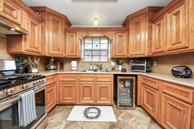 702 Ruth Street, Baytown, TX 77520