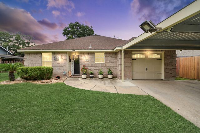 702 Ruth Street, Baytown, TX 77520
