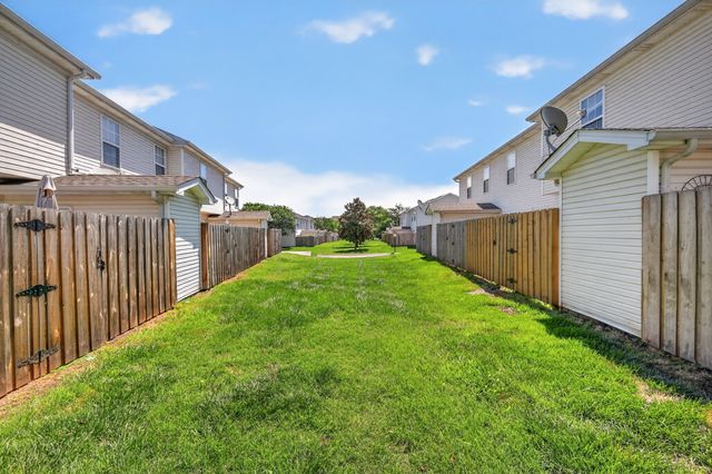 306 Shoshone Pl, Murfreesboro, TN 37128