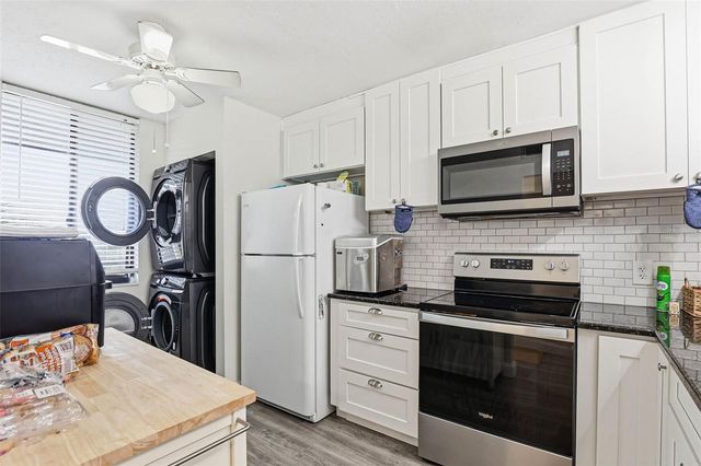 2424 W TAMPA BAY BOULEVARD M404, Tampa, FL 33607