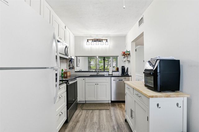 2424 W TAMPA BAY BOULEVARD M404, Tampa, FL 33607