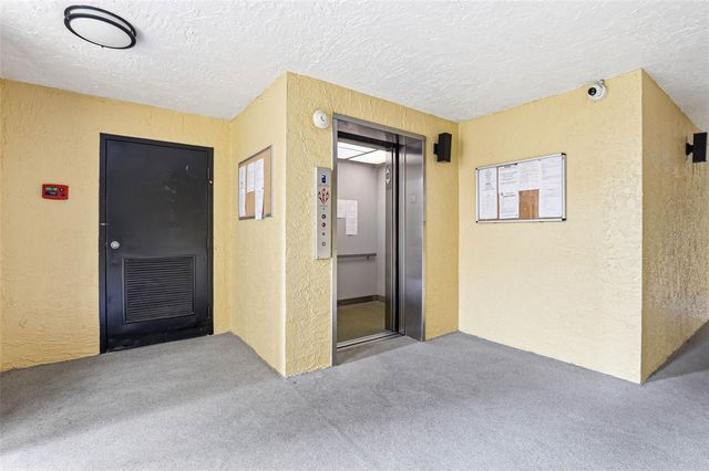 2424 W TAMPA BAY BOULEVARD M404, Tampa, FL 33607