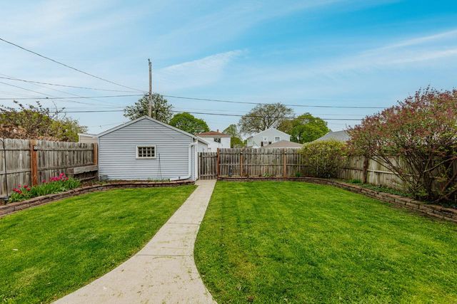 2560 64th STREET, Milwaukee, WI 53219