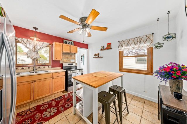 2560 64th STREET, Milwaukee, WI 53219