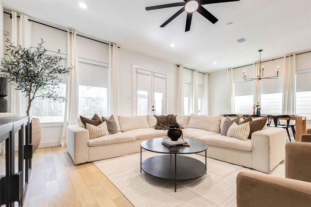 1922 Hoskins Drive, Houston, TX 77080