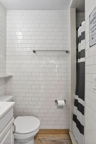 132 Harvey Avenue, Wood Dale, IL 60191