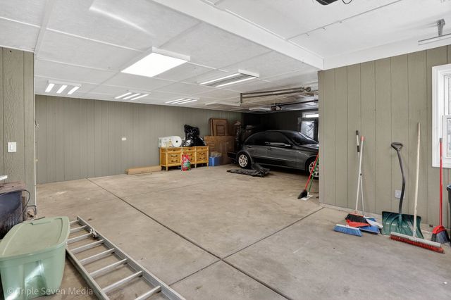 132 Harvey Avenue, Wood Dale, IL 60191