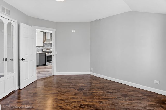 132 Harvey Avenue, Wood Dale, IL 60191