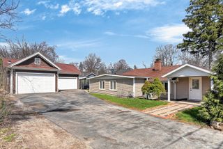 132 Harvey Avenue, Wood Dale, IL 60191