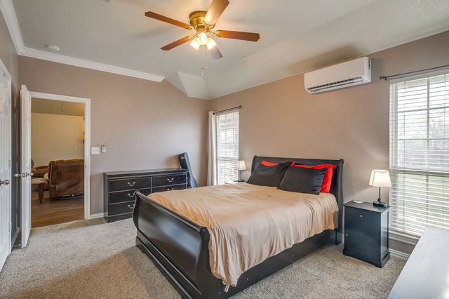 1215 Davis Street, Cleburne, TX 76033