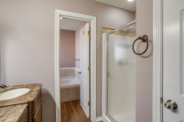 1215 Davis Street, Cleburne, TX 76033