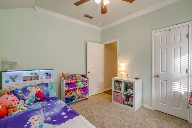 1215 Davis Street, Cleburne, TX 76033