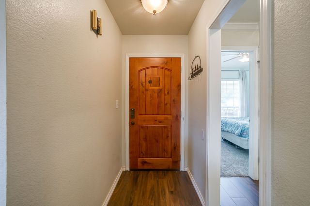 1215 Davis Street, Cleburne, TX 76033