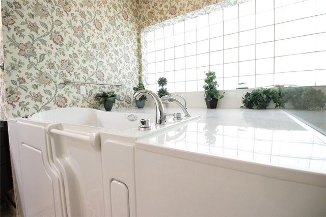 5717 NW 43RD ROAD, Gainesville, FL 32606