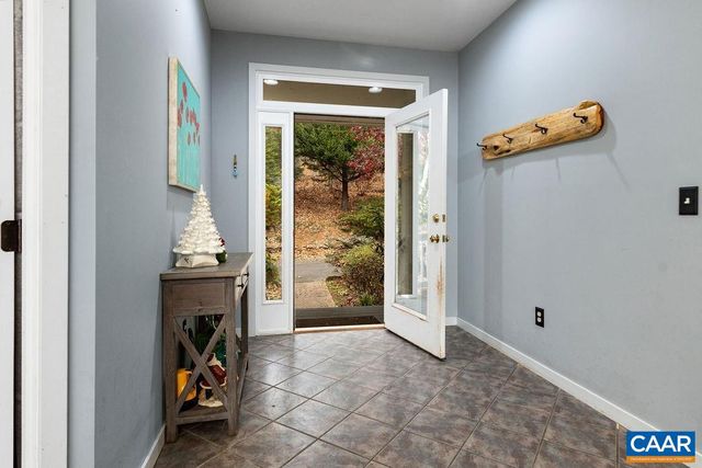 423 FOOTHILLS DR, Nellysford, VA 22958