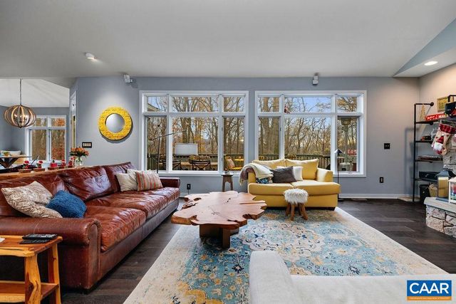 423 FOOTHILLS DR, Nellysford, VA 22958