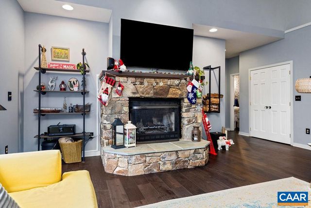 423 FOOTHILLS DR, Nellysford, VA 22958