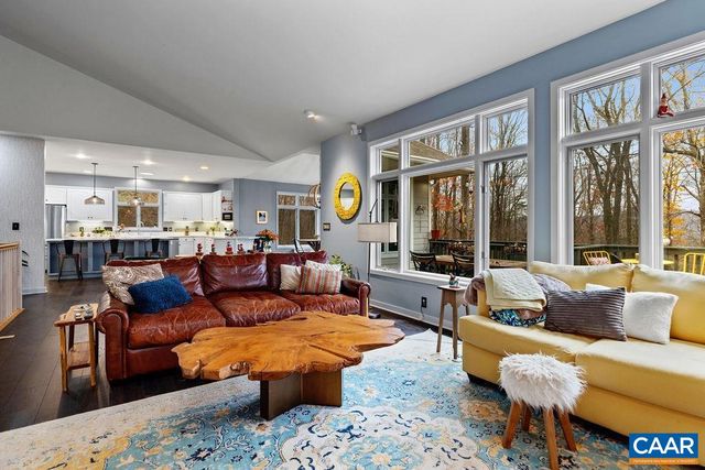 423 FOOTHILLS DR, Nellysford, VA 22958