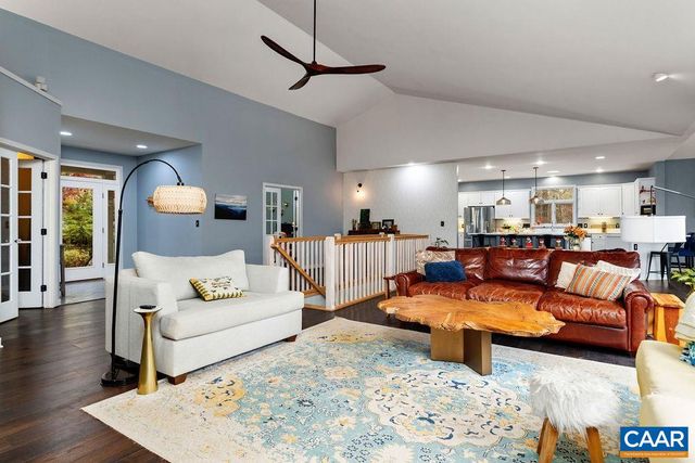 423 FOOTHILLS DR, Nellysford, VA 22958