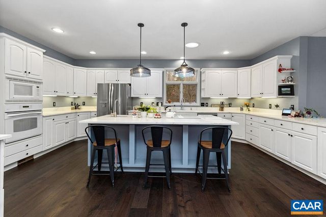 423 FOOTHILLS DR, Nellysford, VA 22958