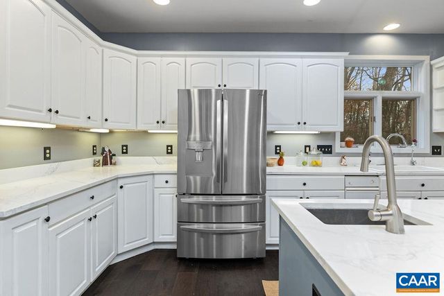 423 FOOTHILLS DR, Nellysford, VA 22958