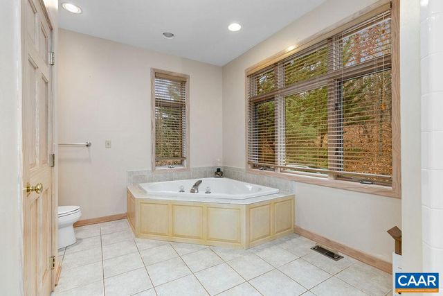 423 FOOTHILLS DR, Nellysford, VA 22958