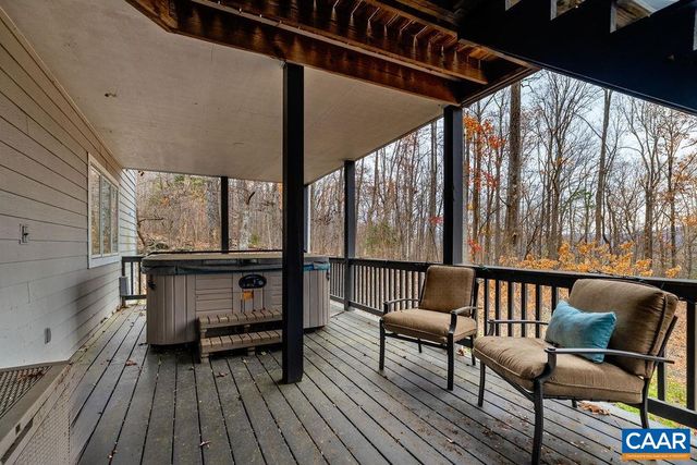 423 FOOTHILLS DR, Nellysford, VA 22958