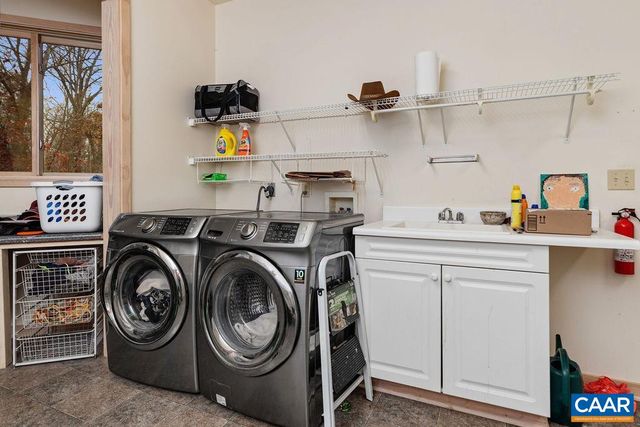 423 FOOTHILLS DR, Nellysford, VA 22958