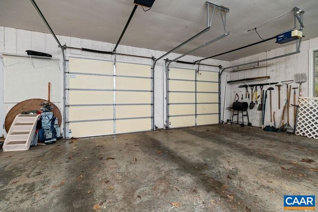 423 FOOTHILLS DR, Nellysford, VA 22958