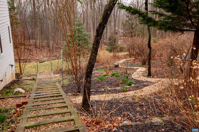 423 FOOTHILLS DR, Nellysford, VA 22958