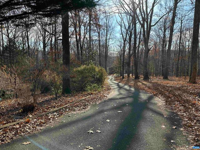 423 FOOTHILLS DR, Nellysford, VA 22958