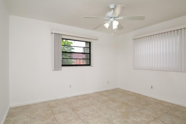 242 NW Lincoln Avenue, Port St Lucie, FL 34983