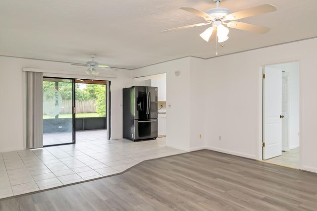 242 NW Lincoln Avenue, Port St Lucie, FL 34983