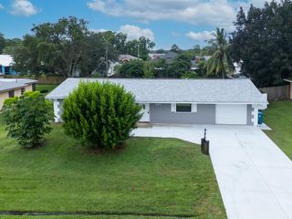 242 NW Lincoln Avenue, Port St Lucie, FL 34983