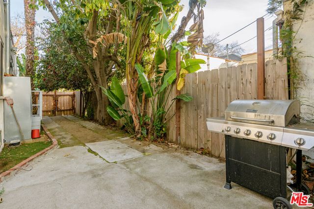 1143 Poinsettia Drive, West Hollywood, CA 90046