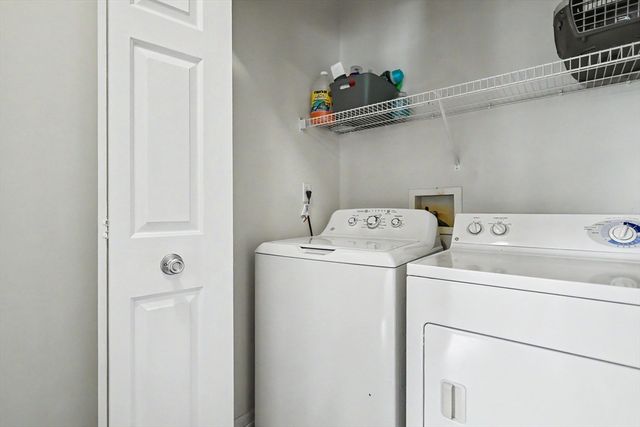 19 Hampshire Road 205, Methuen, MA 01844