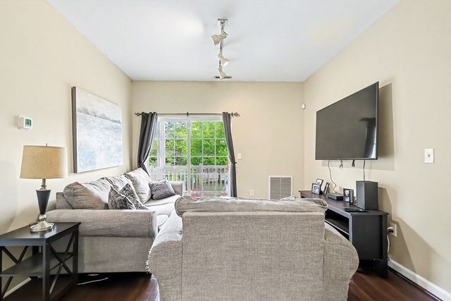 19 Hampshire Road 205, Methuen, MA 01844