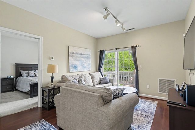 19 Hampshire Road 205, Methuen, MA 01844