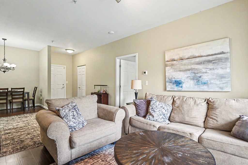 19 Hampshire Road 205, Methuen, MA 01844