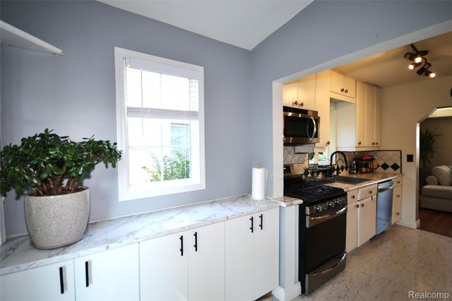 1268 Davis Avenue, Birmingham, MI 48009