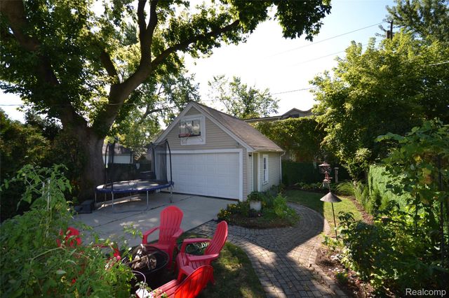 1268 Davis Avenue, Birmingham, MI 48009