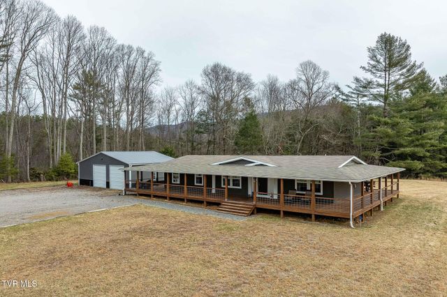 3146 Divide Road, Mountain City, TN 37683