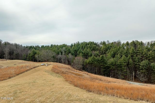 3146 Divide Road, Mountain City, TN 37683